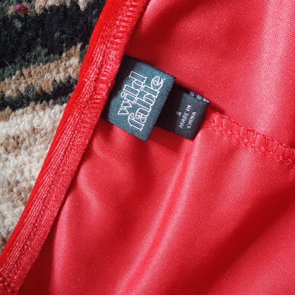 Gorgeous red dress - Picture 4 of 10